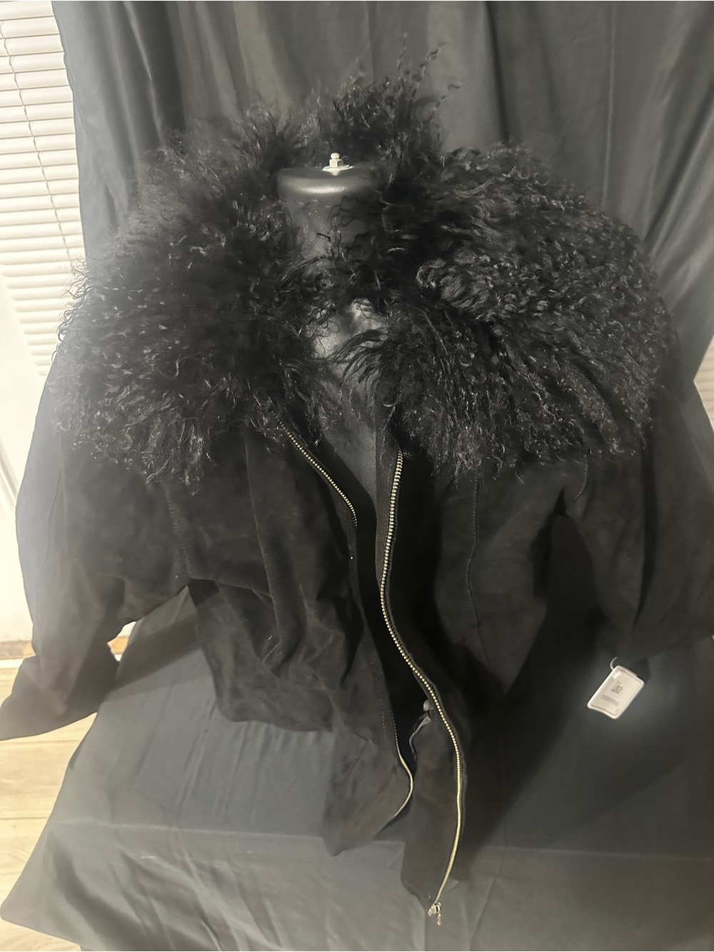 Black Bomber Jacket with Plush Fur Collar-NWT-size XL-#620